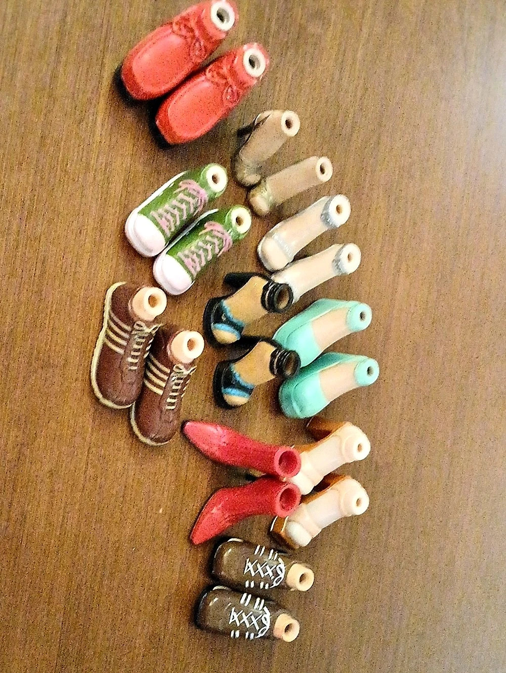 Bratz Doll Shoe Lot 10 Pairs  Dressy , Athletic , Etc.  Mixed Lot Bratz Sneakers